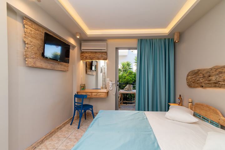 Room 14 of 161