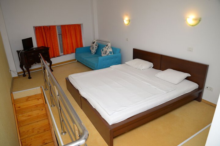 Room 13 of 41