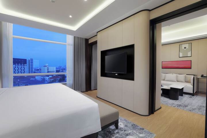 Room 12 of 50
