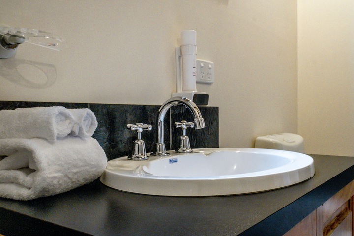 Room 15 of 28