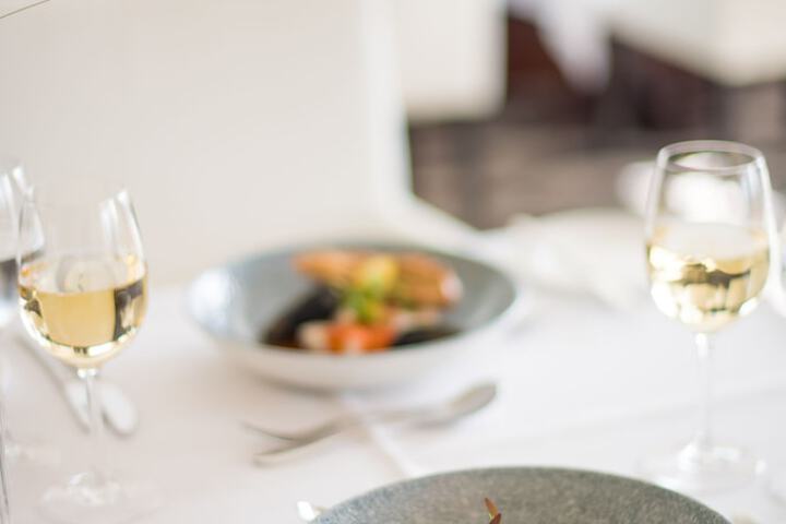 Dining 106 of 196
