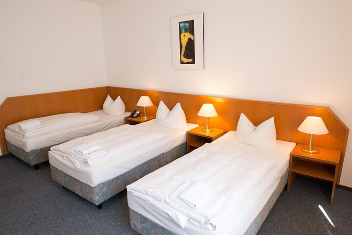 Room 11 of 42
