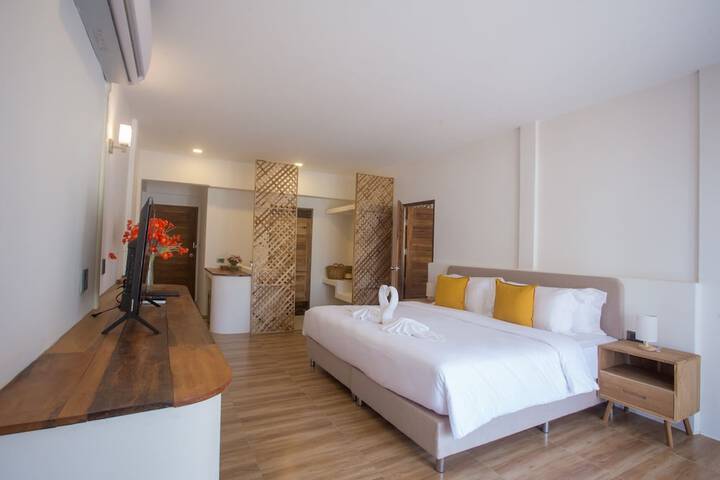 Room 9 of 40