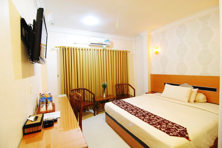 Room 13 of 35