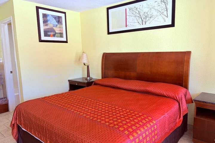 Room 33 of 67