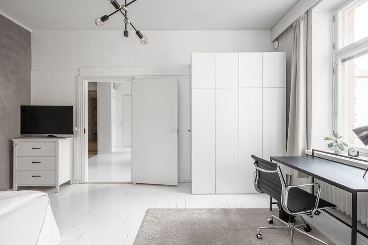 Room 3 of 80