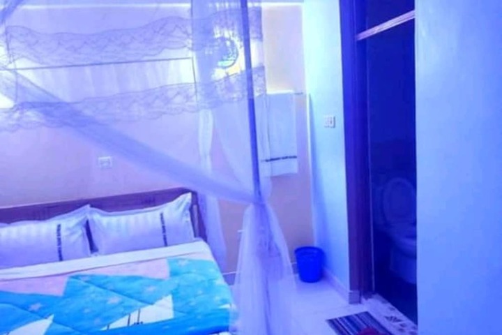 Room 3 of 11