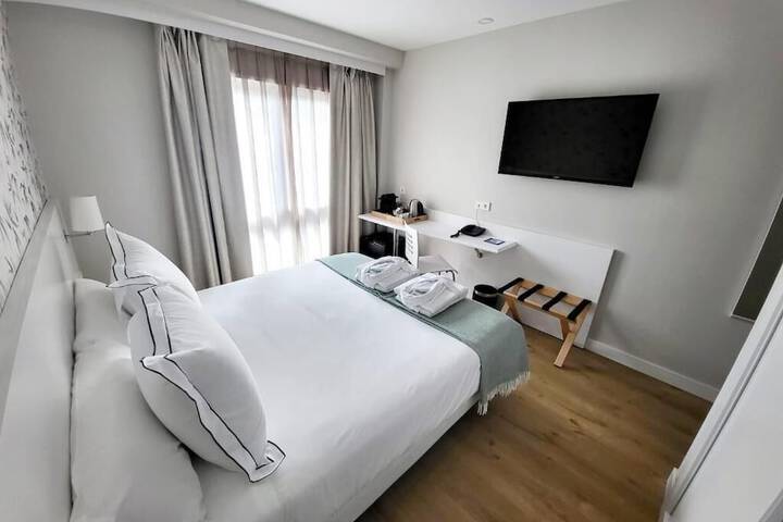 Room 9 of 47
