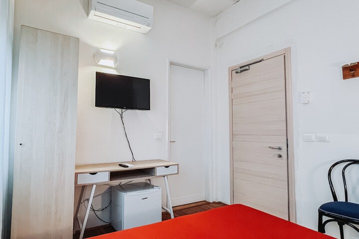 Room 18 of 40