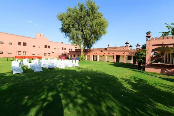 Hotel Entry