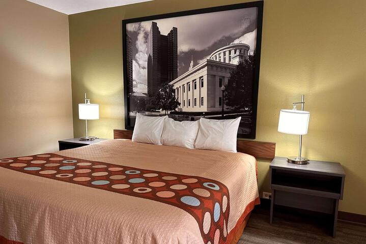 2 Queen Beds (7 of 18)