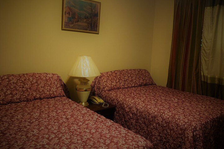 Room 7 of 18