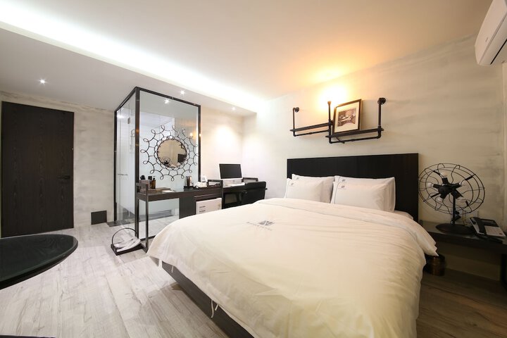 Room 38 of 70