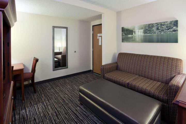 1 King Bed Accessible (4 of 13)