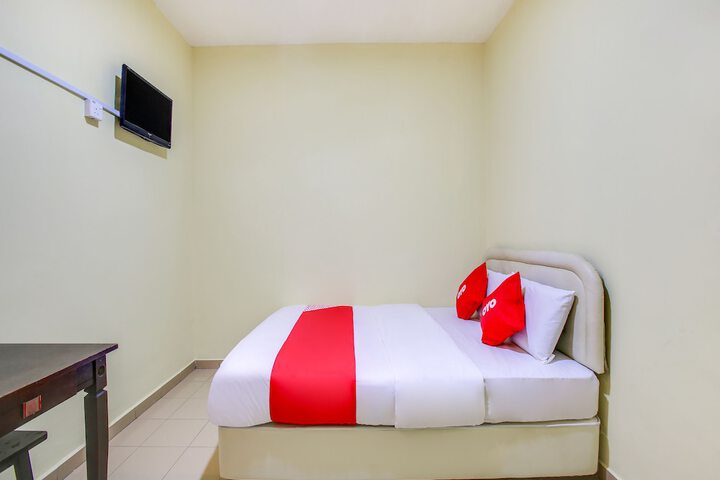 Room 9 of 21