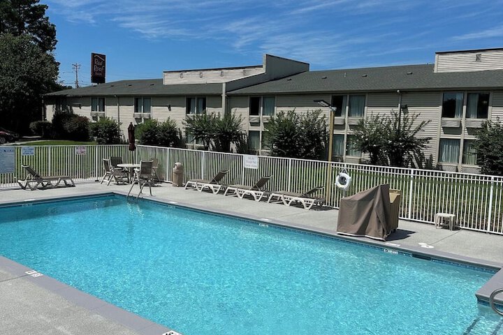 Pool 73 of 123