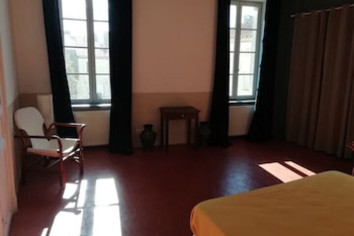 Room 7 of 33