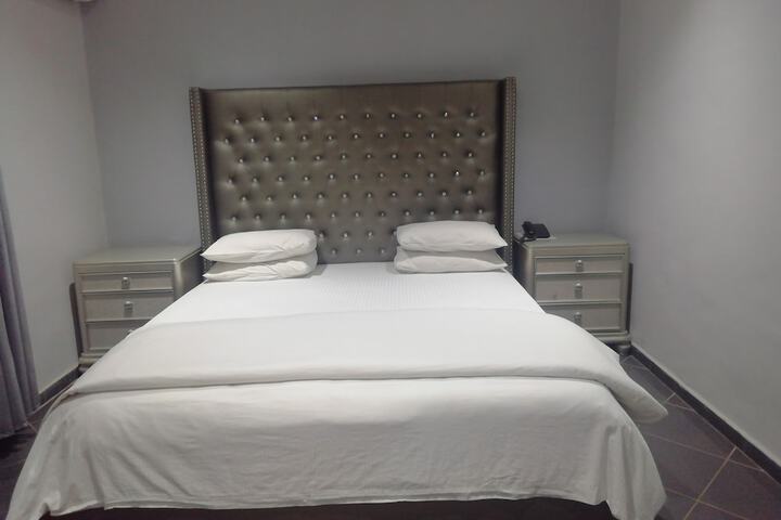 Room 13 of 35
