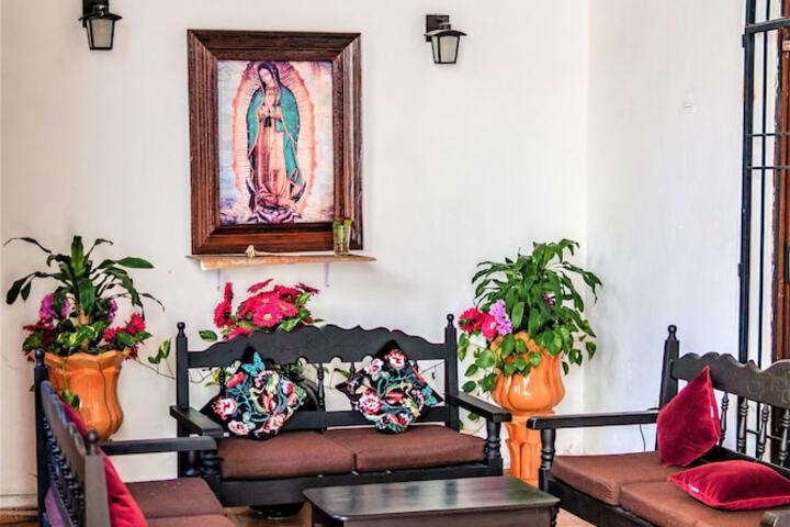 Entrance & Lobby