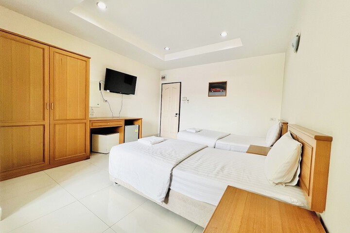 Room 10 of 29