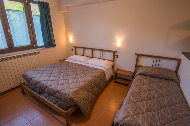 Room 12 of 34