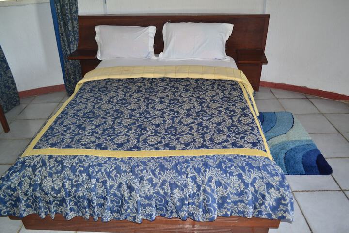 Room 2 of 9