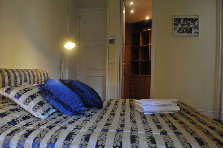 Room 6 of 38