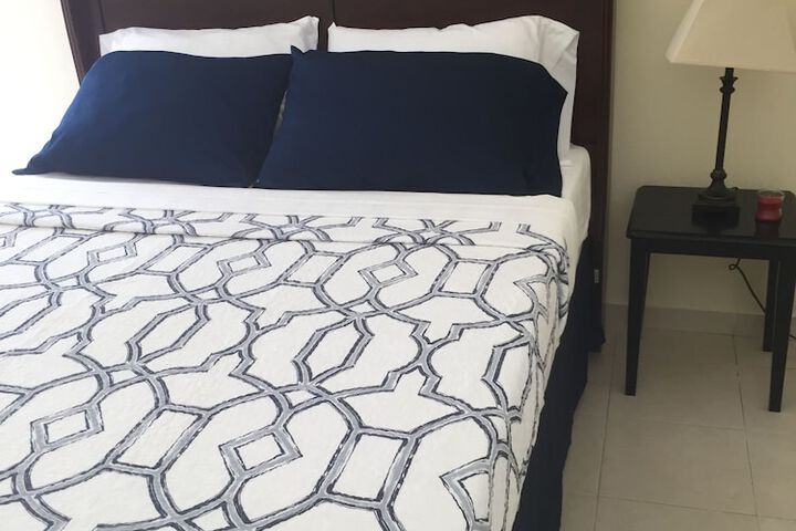 Room 4 of 36