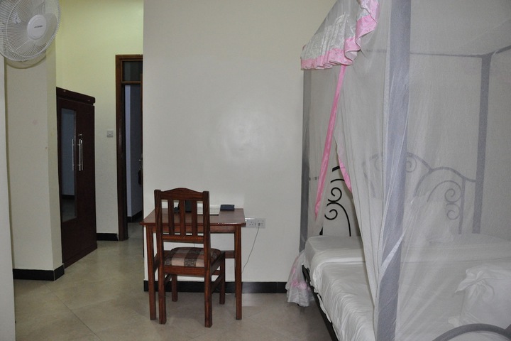 Room 4 of 20