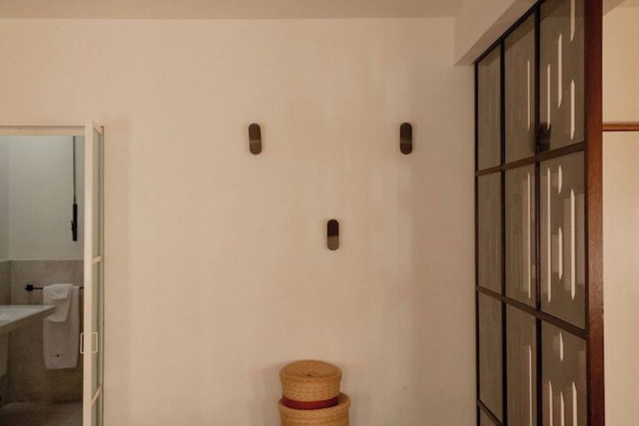 Room 40 of 103