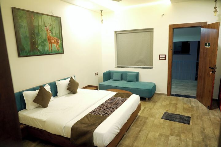 Room 3 of 41