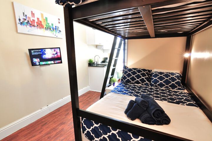Room 39 of 214