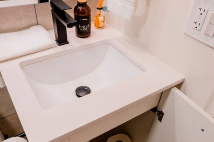 Room 9 of 25