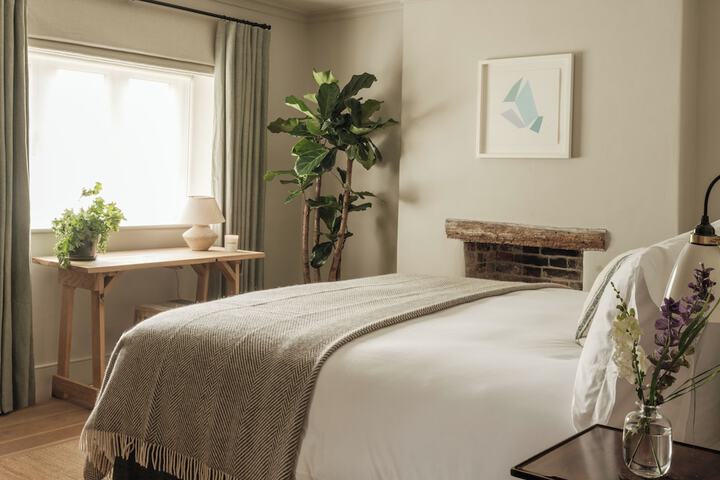 Room 2 of 22