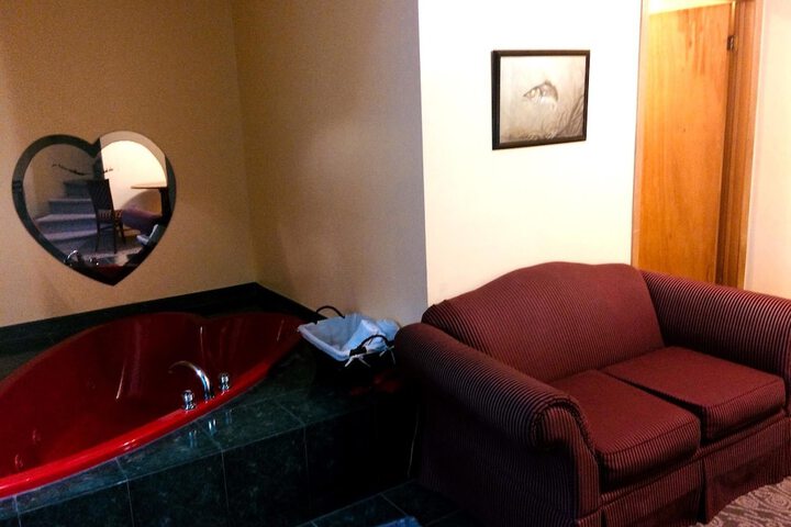 Room 10 of 75