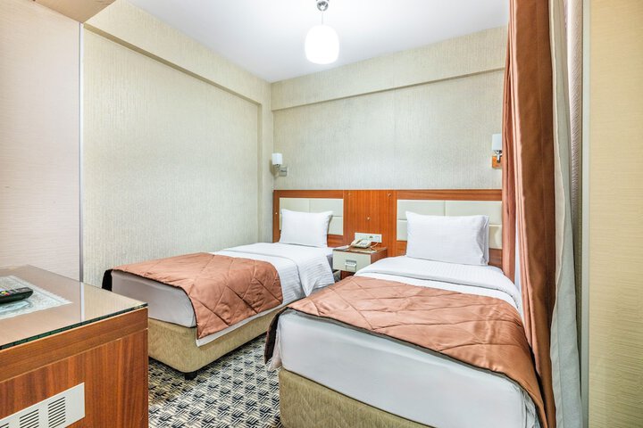 Room 30 of 42