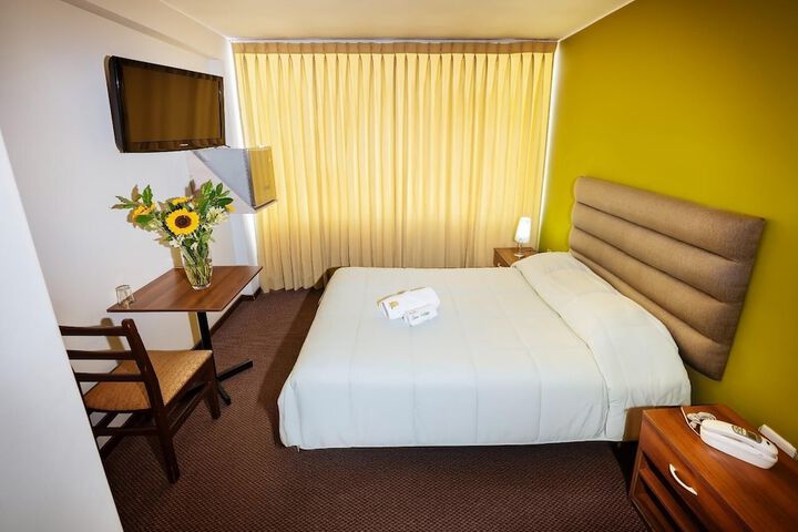 Room 9 of 23