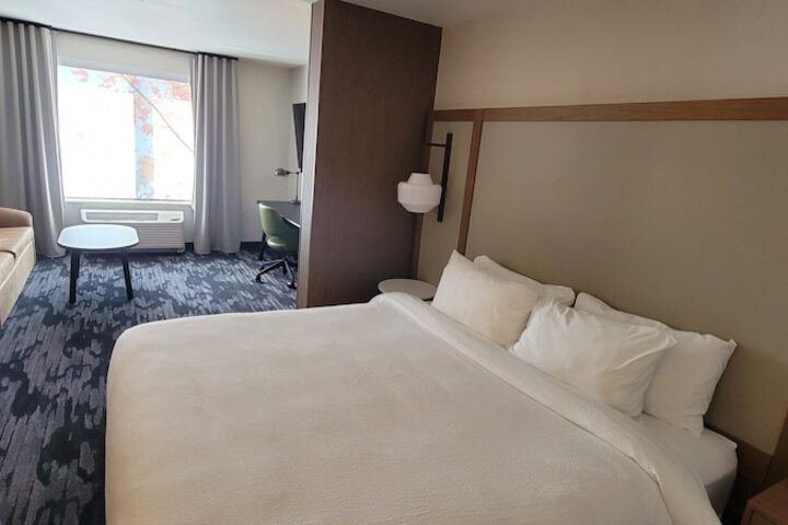 Room 9 of 42