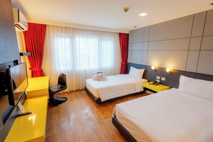 Room 34 of 77