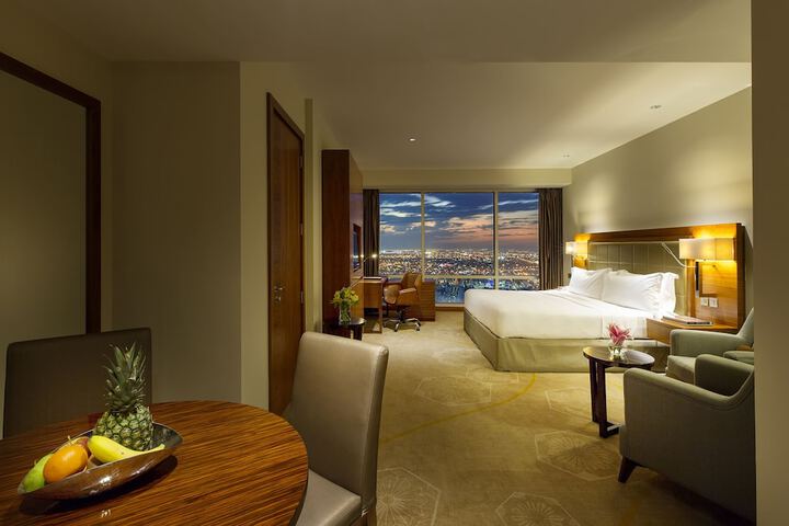 Room 9 of 180