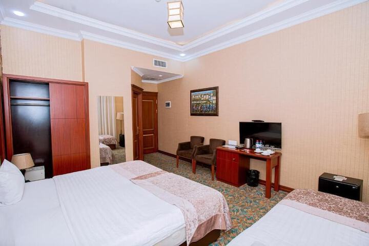 Room 30 of 46