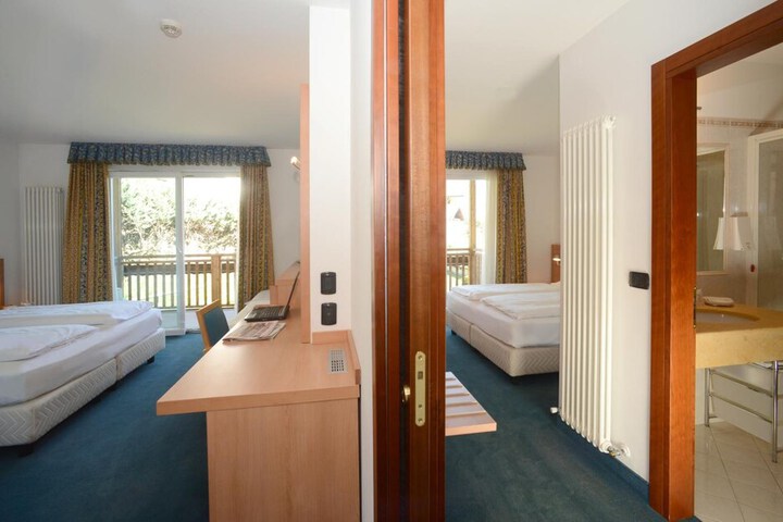 Room 16 of 61