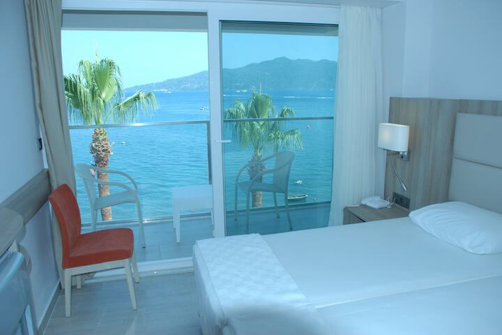 Room 4 of 44