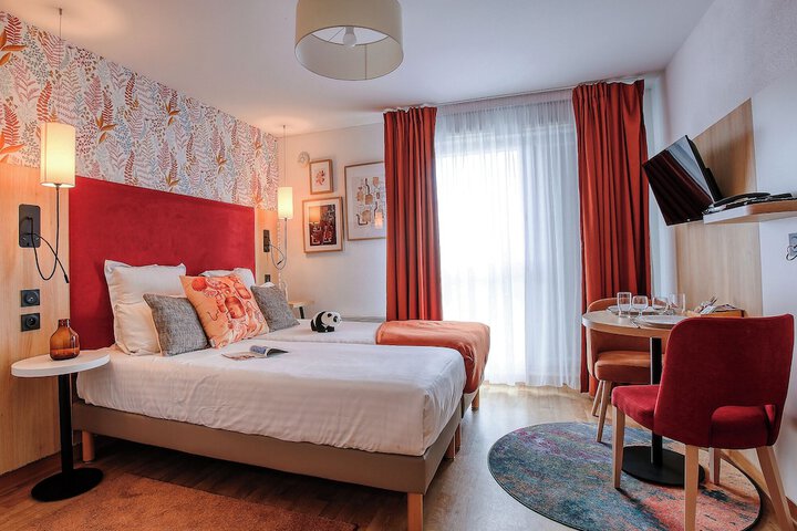 Room 8 of 31