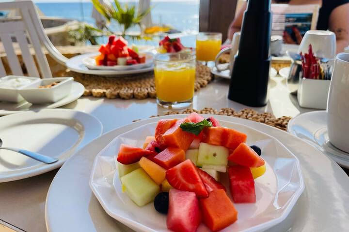 Breakfast/Coffee Service 68 of 103