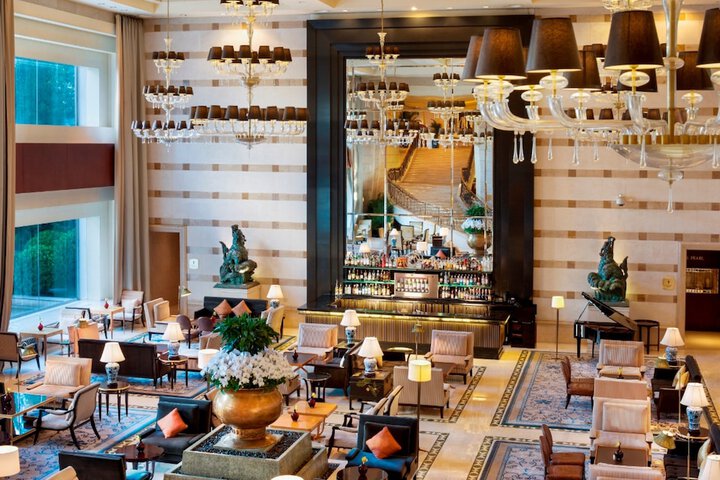 Entrance & Lobby