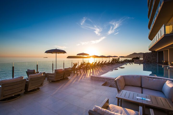 Pools & Facilities