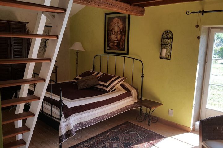 Room 2 of 44