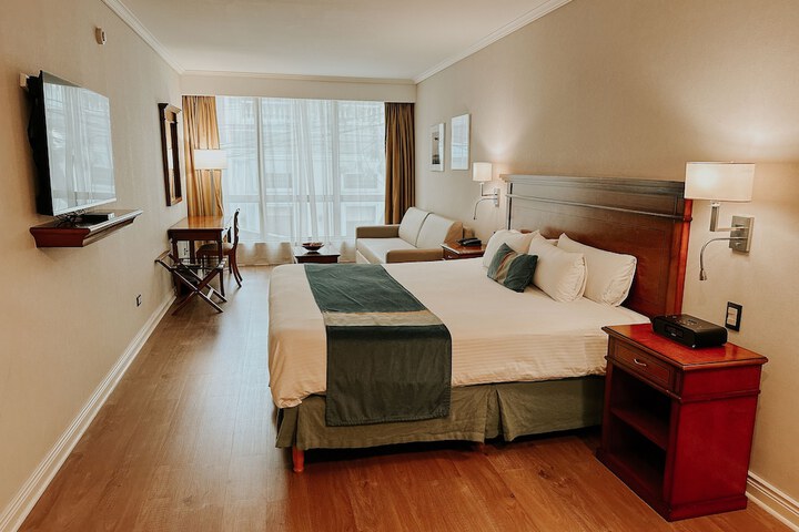 Room 12 of 71