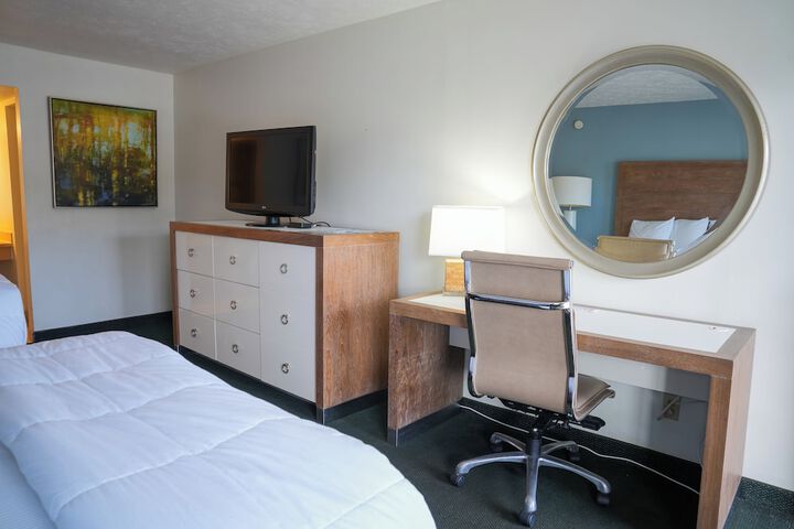 Room 3 of 12